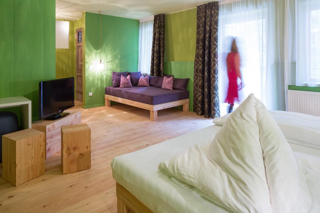 Frida Am Wald Hotel Rasùn di Sotto Quarto foto